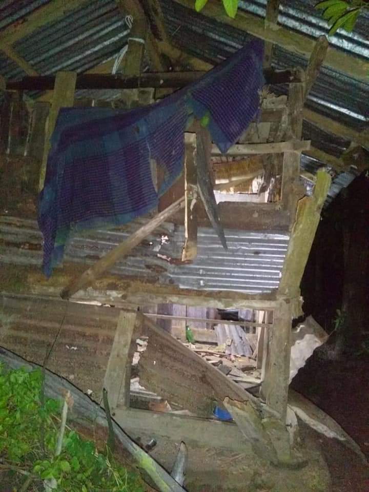 HinduVoice_in's tweet photo. News coming in from #Bangladesh
Radicals attacked the house of Manik Bhattacharya, joint convener of Bangladesh Hindu Chhatra Parishad Bagerhat district committee, vandalized the temple and looted it. Chingrakhali, Morelganj, Bagerhat. https://t.co/XKfoJBhRzH