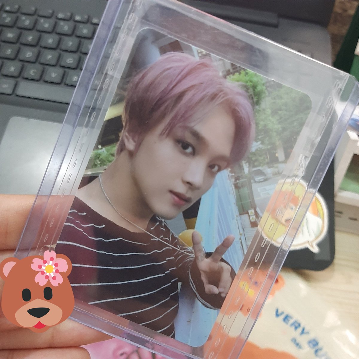 pinksuncart's tweet photo. apakabilis ng mga pangyayari 😭😭 thx pu sa super fast transaction @825lee 😭😭😭 wag nyo p ak post sa packaging baka ma-concealed ak 😥😥😥  HEHEHE sakto sundo ko kay haechan an hour before my exam 🥰🥰🥰

(thanks sa care package luv u sm) https://t.co/pXfxvueQE2
