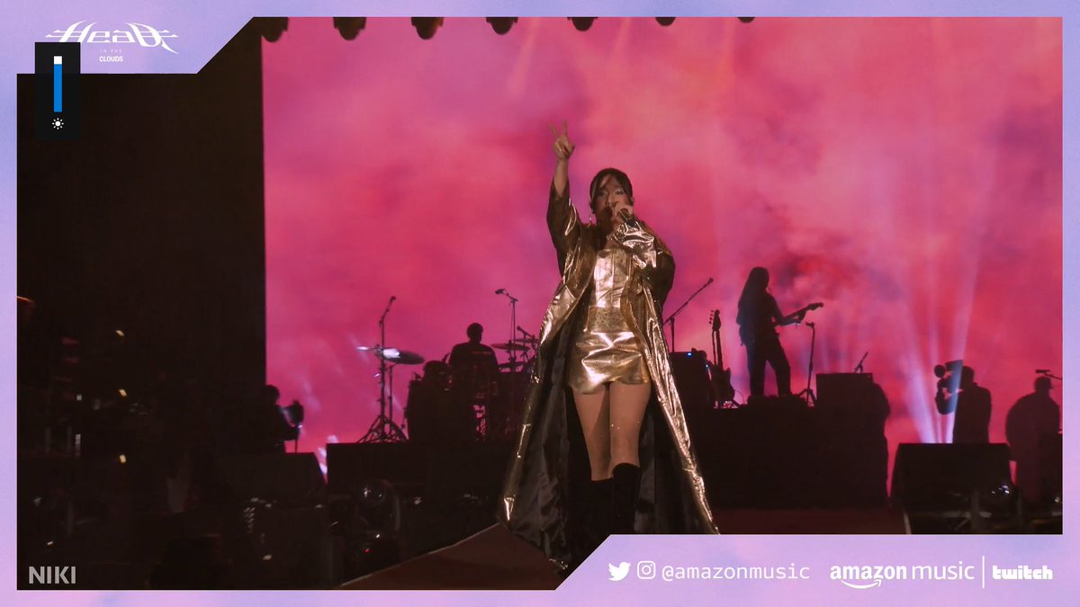 with_b7ob's tweet photo. @88rising NIKI’s OUTFITS AND PERFORMANCE IS BOMBBBBB 🤘🏼😭😭😭 #NIKIatHITC #HITC #88RISING #HEADinTHECLOUDS https://t.co/45ffQuvaOC