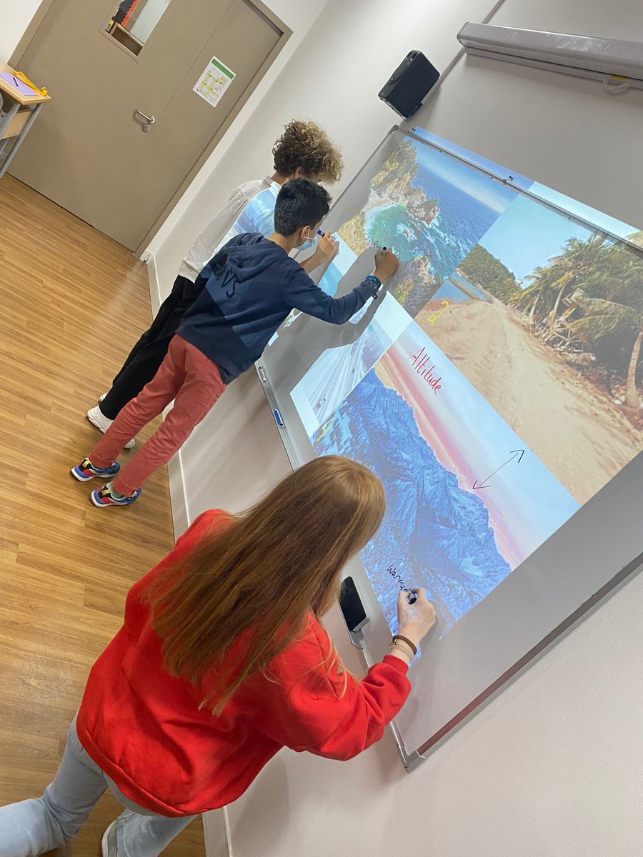 Students of 8D, in their I&amp;S lesson learning about the factors affecting #Climate.

#DreamInspireAchieve #Year8 #IB #DubaiSchools #InThisTogether #TeachUAE #LearningNeverStops #ProudStudents #Responsibility