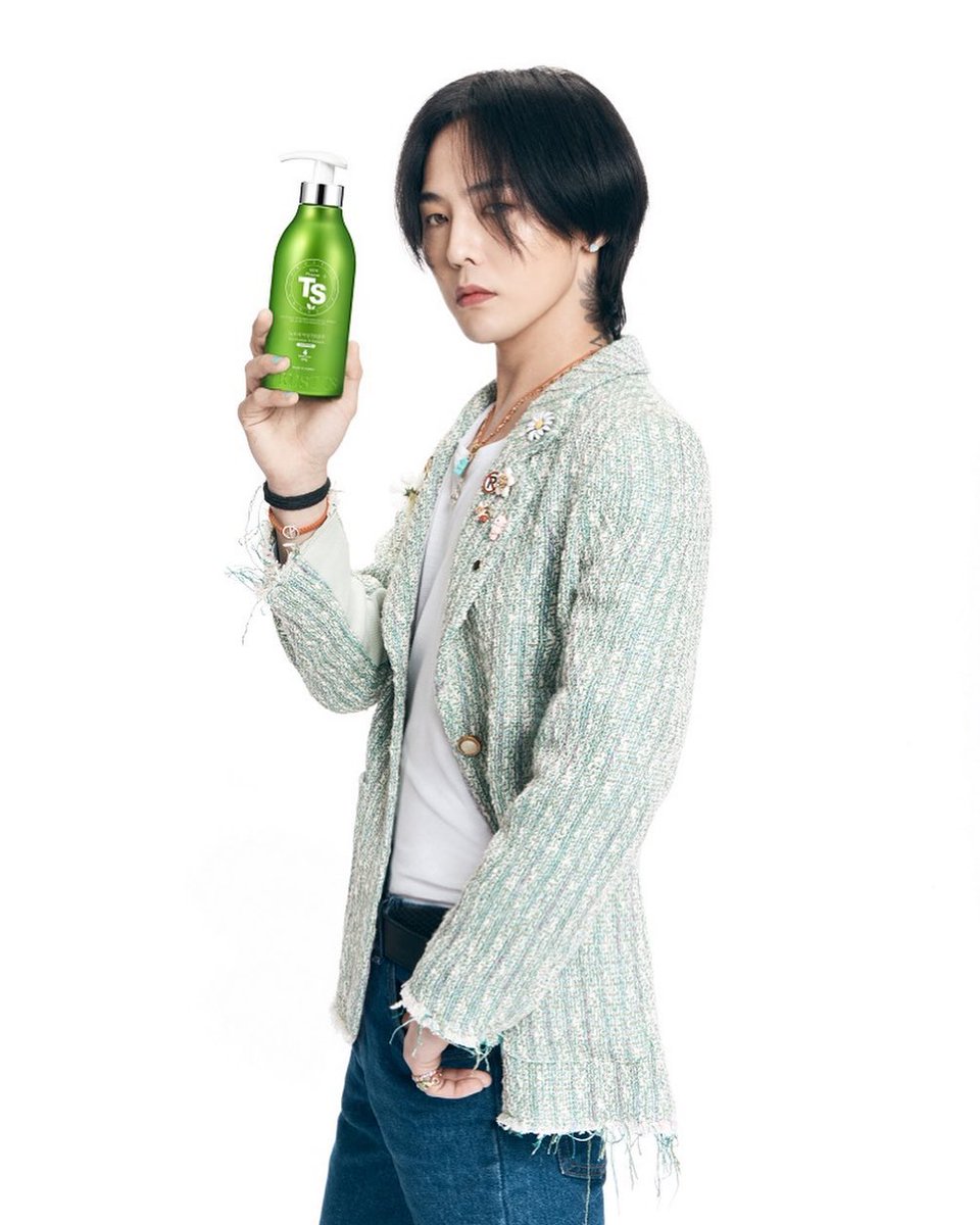 lhviiiviii's tweet photo. #GDRAGON for TS Shampoo #GDxTS 💚

https://t.co/EiHWFsOXX2 https://t.co/12xDUGEFJ4