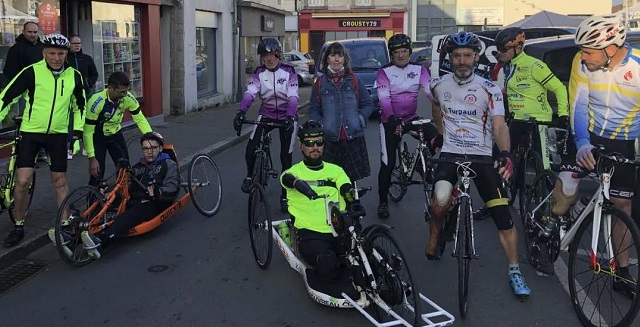 e_niort's tweet photo. #HandiTour. Franzy Rabin : son périple de 2000 km en handibike passera par Bressuire le 8 novembre avant l'ultime étape le 9 novembre à La Crèche. https://t.co/DFReyhI0Nr https://t.co/Rz4iwDYCmJ