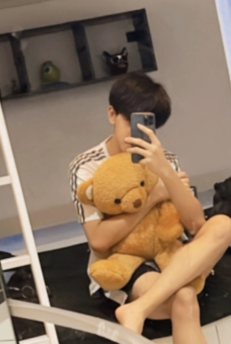 toxicxny1's tweet photo. มาดูตุ๊กตาหมีห้องเรามั้ยค้าบ 🐻🤏🏻👀✨#talkxreal #TalkReal https://t.co/hIE8jSYCqn