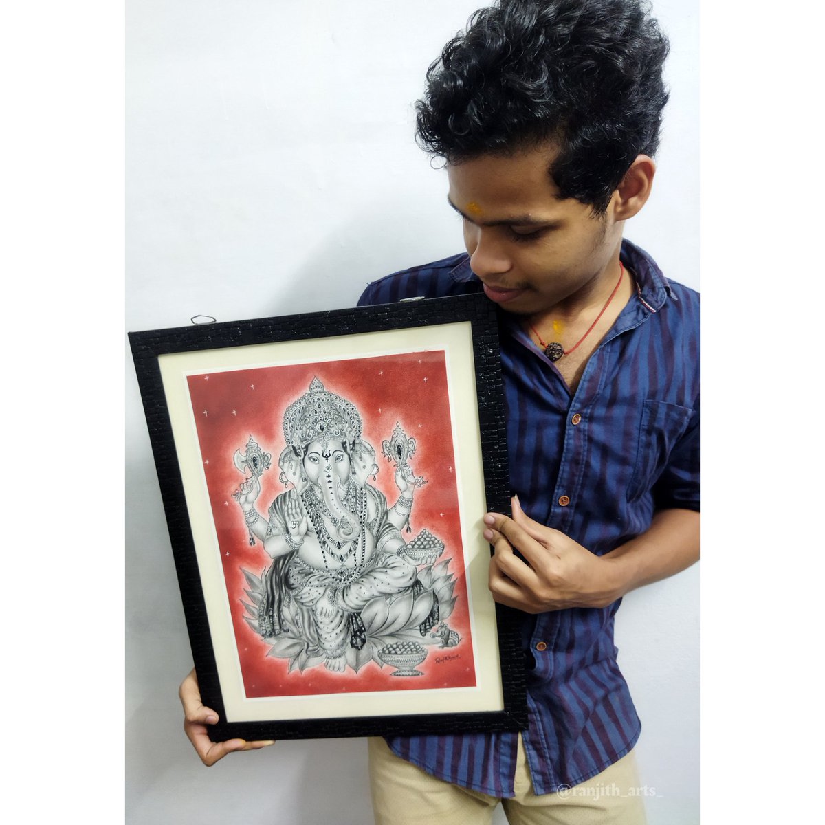 _ranjith_arts_'s tweet photo. Vinayagar pencil Artwork done by me 😍❤..... 
Dm for paid works❤
. 
. 
. 
. 
. 
. 
#profilepic #art #artist #painting @Priyalakshmiart @Heather12ooney @artsy https://t.co/frY2O4bDuq