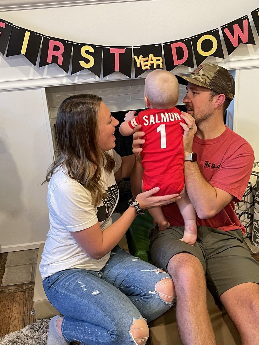 jillsalmon's tweet photo. Sunday was an extra special day. #Gbabe5 turned one yr old! #kaiguy #popsbabyspoon #Chiefsparty https://t.co/KB89PWQITl