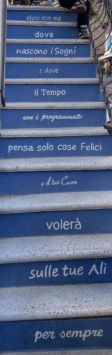 Lucas121279's tweet photo. Buongiorno con #piterpan
Viene in me
Dove
Nascono i sogni
E dove
Il tempo
Non è programmato
Pensa solo cose felici
E il tuo cuore
Volerà
Sulle tue ali
Per sempre https://t.co/wAAKChugC0