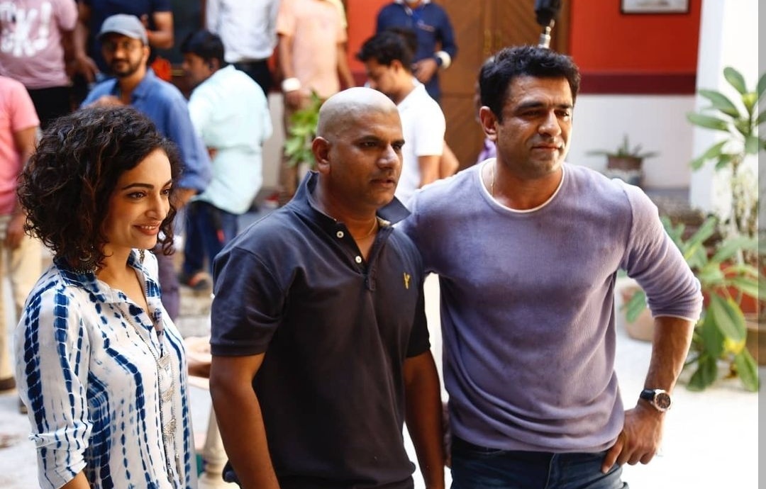GabbarKiGang's tweet photo. #EijazKhan is Busy in Shooting 
Still Manages to look , 🔥🔥

#Ek #GabbarKiGang #EijazWarriors https://t.co/t59oQ3zNRz