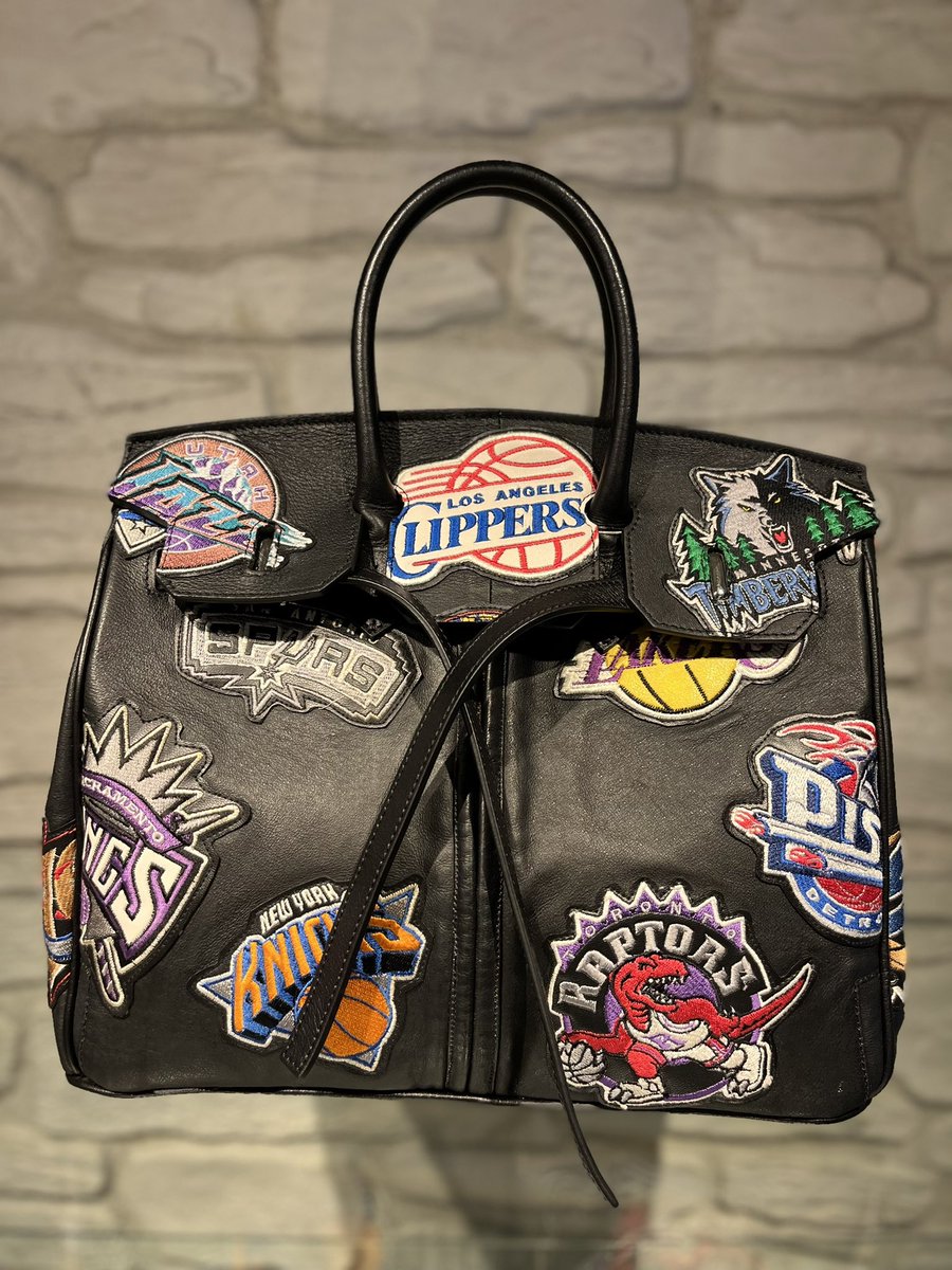 royalflashumeda's tweet photo. PUNKTUM
▫︎price:¥462,000(tax in)
▫︎code:5059996
気になる方はお問い合わせ下さい。
#punktum #bag #リメイク https://t.co/gElgYqrNsm
