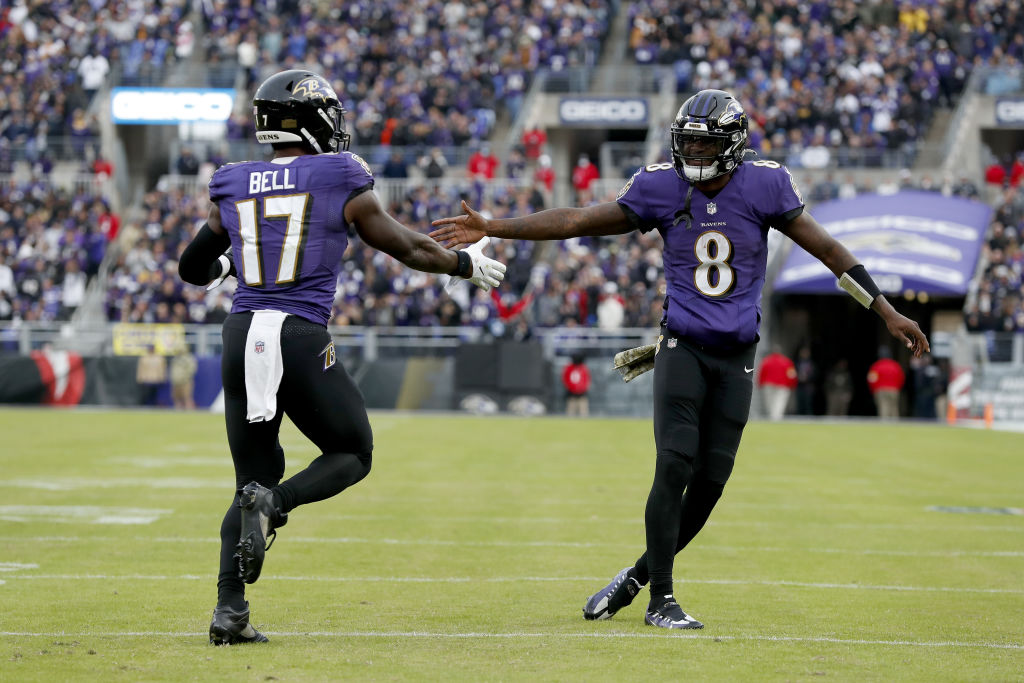 ESPNInsights's tweet photo. Lamar Jackson is the 1st player in NFL history with 2,000 pass yards and 600 rush yards through 8 games of a season.

Jackson is on pace for 4,694 pass yards and 1,275 rush yards.

The most rush yards in a season with 4,500 pass yards is 444 (2020 Deshaun Watson). https://t.co/PHLC6VRhp8