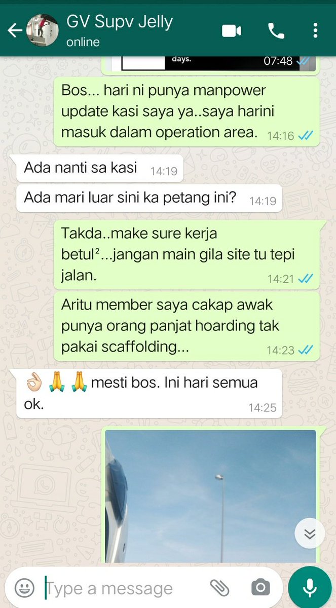 _amyary's tweet photo. Sebenarnya dah 2-3 kali jugak orang komplen pasal sub-con aku ni. Hari ni aku menyamar sikit... dan itu dia... kena tangkap basah. Aku nak denda apa ni? https://t.co/wTsi66WO0E