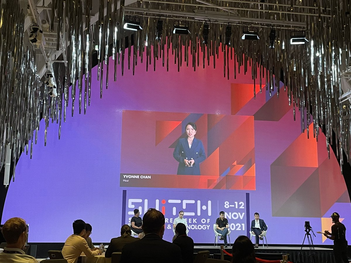 MagdalenaSmolak's tweet photo. @SwitchSingapore 🇸🇬 has begun! #Poland 🇵🇱 among over 40 countries, showcasing smart technologies making the world a better place @VueStorefront #sunroof @airlyorg @StethoMeR @FibriTech #versabox https://t.co/SY7634Sz1W