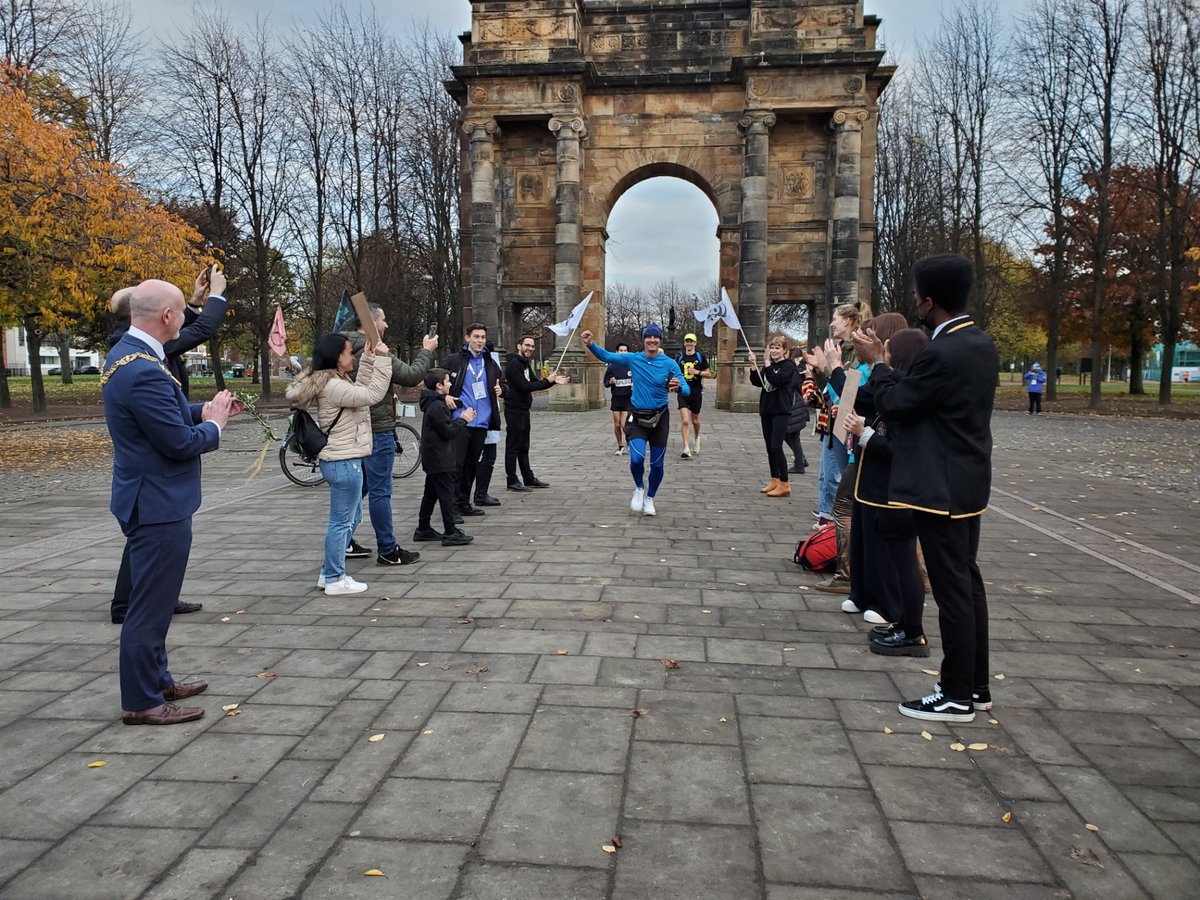 LordProvostGCC's tweet photo. Delighted to have welcomed @Agis_Emmanouil to Glasgow Green after running 2421km from Athens to Glasgow! Raising awareness of climate action along the way. An astonishing feat, worthy of the ancient Olympiads! #2421ClimateRun #COP26 @COP26 @WWFScotland @GreeceinUK https://t.co/N8PEyU7jVW