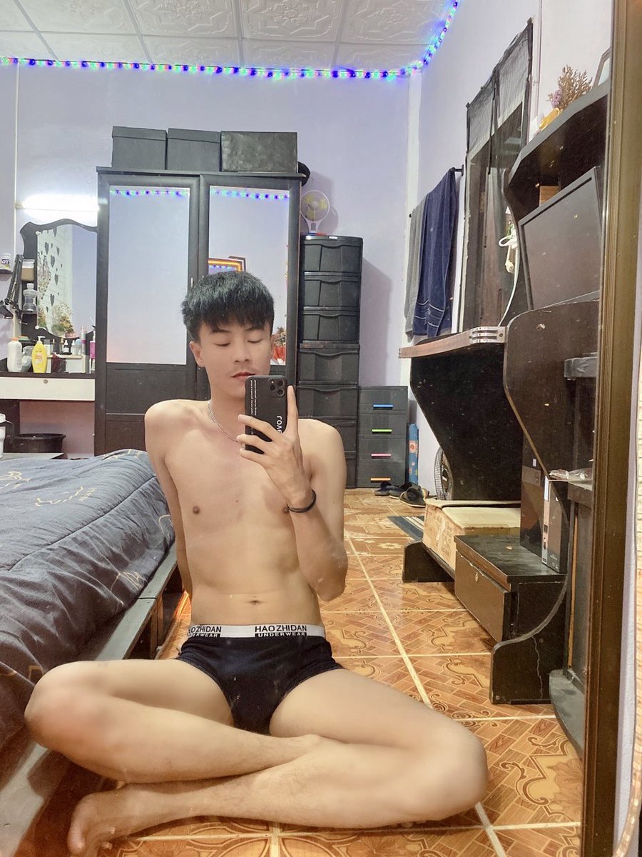 JOMKAEN_69's tweet photo. นอนต่อได้ไหม ง่วงเหลือเกิน😴 https://t.co/uGiTEUxKd8