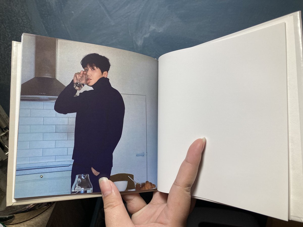 kangamp0117's tweet photo. แจก Mini Photobook #คิมซอนโฮ ขนาด 6*6" สุ่มจากรีทวิต วันที่ 10 พ.ย นี้ มีแค่ 1 เล่มนะคะ รูปด้านในเป็นรูปจากในไอจีคุณคิมซอนโฮ คอนเฟิร์มว่าหล่อทุกรูปค่ะ😊😊😊 https://t.co/m3aSDJd5RV