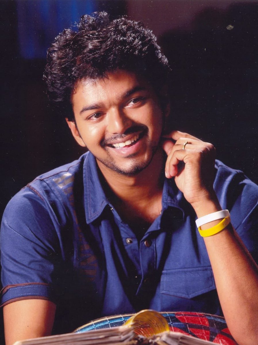 TeamVijayLive's tweet photo. இந்த சிரிப்பு தான் சார் 🥰
#14YearsOfAzhagiyaTamilMagan https://t.co/Uj2B3lsT7f
