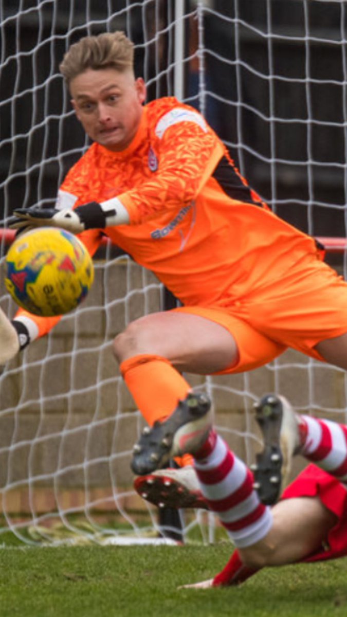 @Goalkeepersofnonleague tweet media