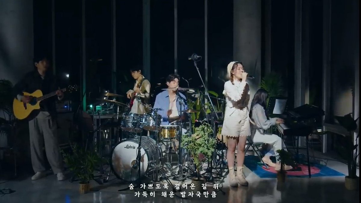 deisikseuh's tweet photo. Remember when Sungjin asked what was "The 'Me' in 3 years time?" and he answered

🐻Its something I wish to see, I think that Day6 would be actively  promoting. I hope to see each of the members having own solo promotions.

Our leader 2018 wish came true https://t.co/lTSPx8vTVP