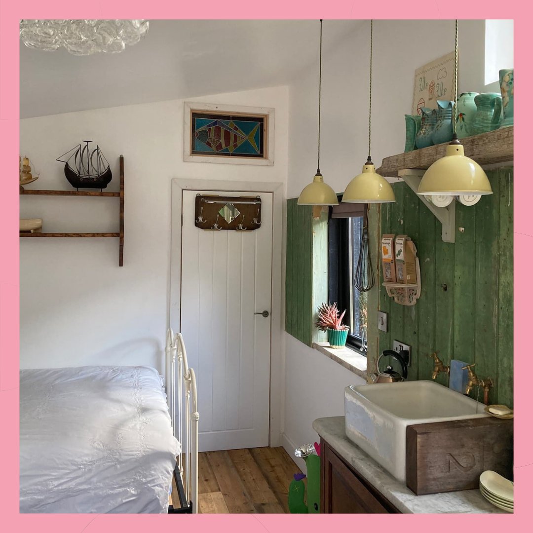 HelloHerneBay's tweet photo. 📷 The Little Ship - This small but perfectly formed retreat is brand-new and can be found in the heart of HB behind Jo Oakley’s gallery @sherose165 Check it out here, along with our top accommodation picks for HB short breaks... https://t.co/1XOLtFMRMZ #hernebay #hellohernebay https://t.co/TLw8WR8y7S