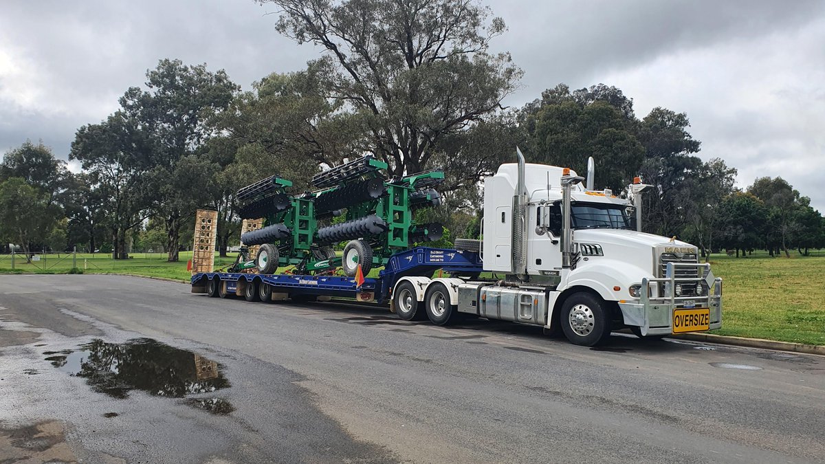 kline_ag's tweet image. Another load of Speedtiller Powerflex's heading to Three Rivers Machinery. If you need to handle heavy residue with ease this season, contact them now!

#klineag #threeriversmachinery #cnhindustrial #speedtiller