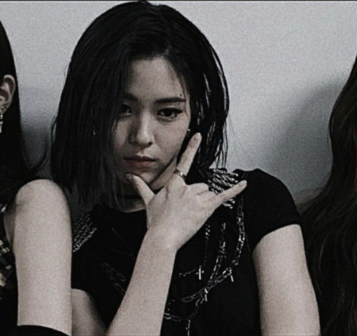 right,jadi...gua newbie rp twt 
Sapa tau ada yang mau moots?
Rt+like aja,santai ga ada kecurangan 
Atau sekalian nawarin gua join gc?,boleh banget ✓
Oh iya panggil aja Nana
#roleplayer #roleplayerindonesia