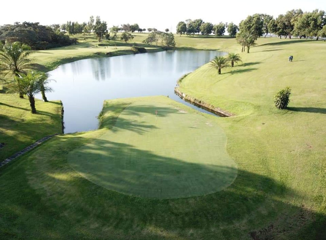 Maxewell's tweet photo. Mbolo samba à Tous et bon début de semaine ✅ #Golf #Moanda #AmazingGabon #Sport #Tourisme #ElDiablo #Gabon🇬🇦 #VisitezNous #DestinationGabon #Comilog #Eramet #RSE https://t.co/bKJGNnBRxu