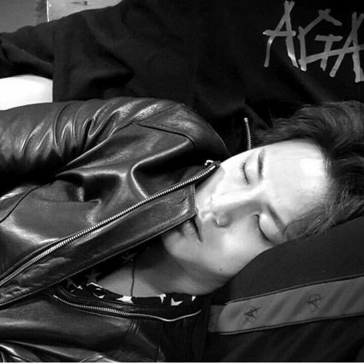 louvgyus's tweet photo. imagine waking up in the morning with this view of your person named mingyu ... 😞 https://t.co/Iva6M53mvB