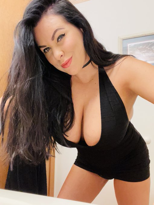 Who is up early for some fun? https://t.co/Y4jmeGNE9k<a href="/tag/tittytuesday"class="tags"><span>#tittytuesday</span></a>