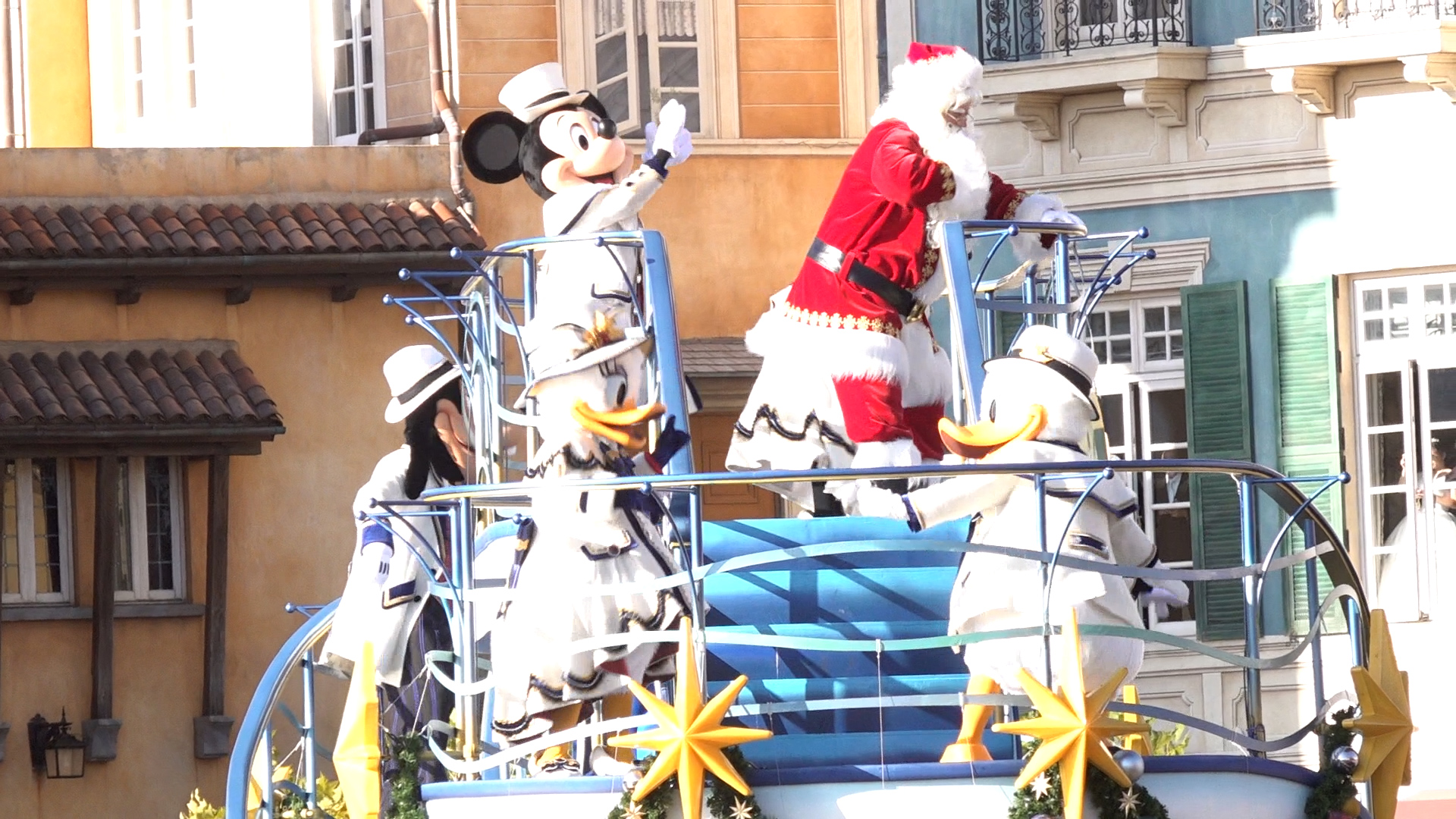 動画追加 東京ディズニーリゾートにクリスマスがやってきた パレードやスペシャルグッズ メニューなど 一足先に現地からご紹介 Twitter