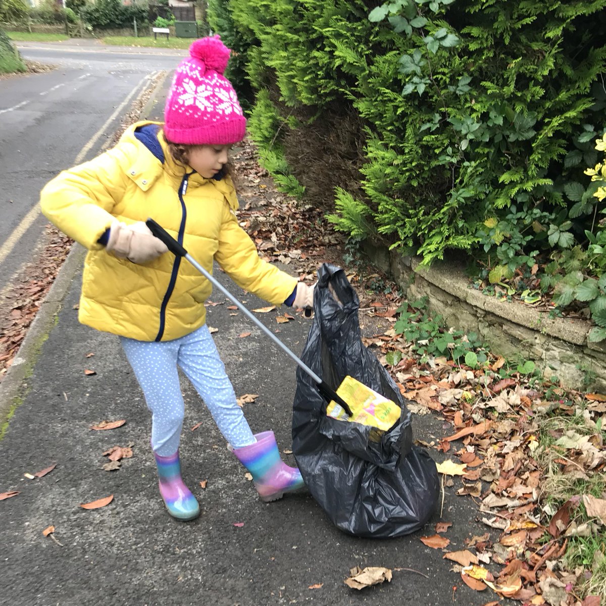 AldroSchool's tweet photo. Keeping the planet tidy: Form Four pupil, Lili picks up litter near her home, as part of an awareness of our environment in science lessons. All Form Four scientists were given the task of picking up litter as a break from the usual prep/homework. #aldroacademic #aldroscience https://t.co/9jlF6ao5G6