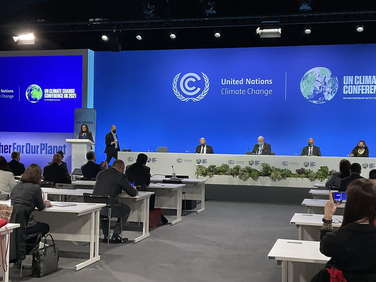georgejkcarter's tweet photo. Obama pays tribute and thanks small islands for their moral authority and resilience in the making of the Paris agreement five years ago - but the world has not kept his promise. But is is @kathykijiner who is the real star of the high level panel. https://t.co/OmpRHEYKZy