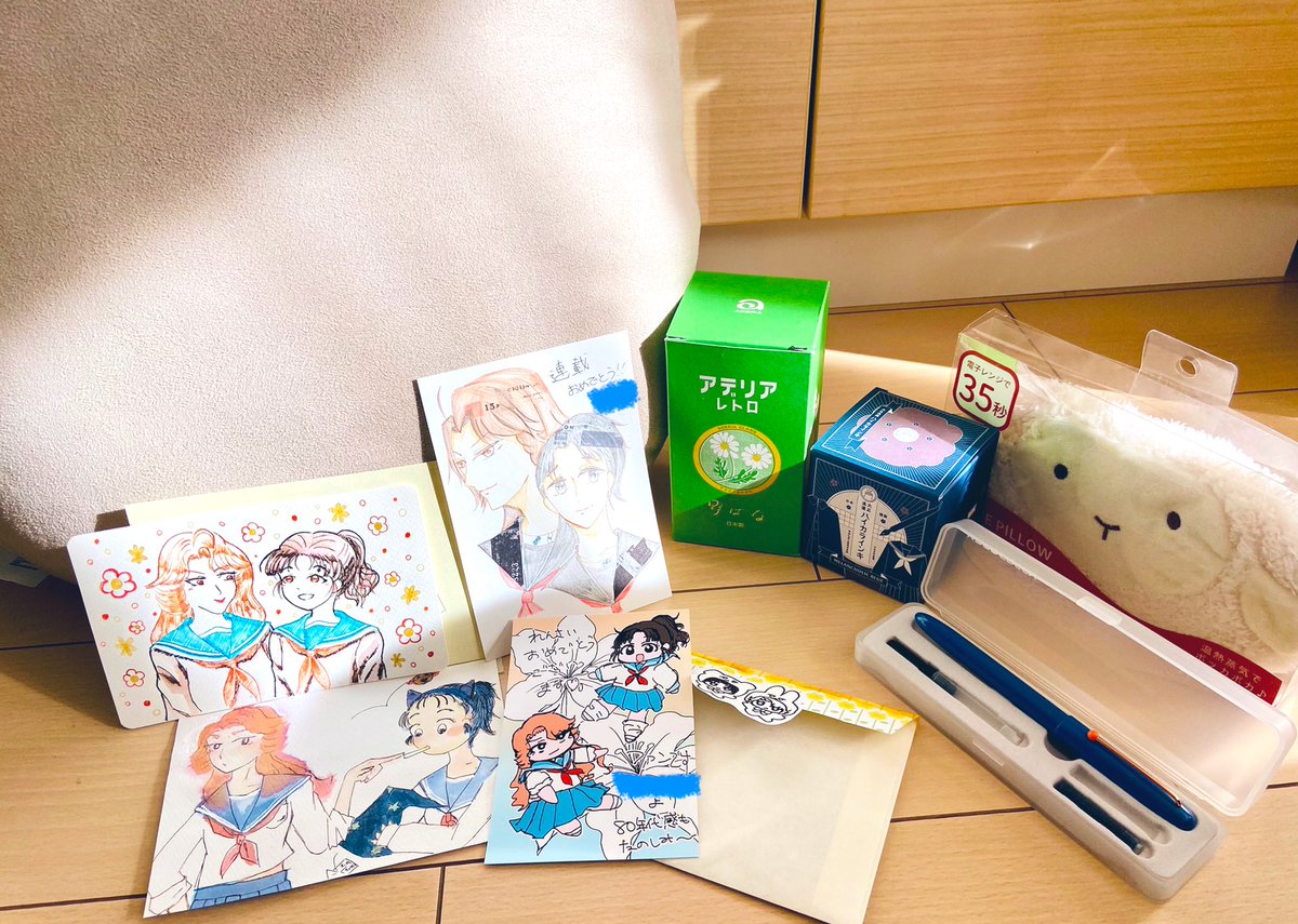 先日昔からの友人達が自分の連載を祝してなんとお祝い会をしてくれました😭ケーキに沢山のプレゼントまで頂いてしまい、そしてかわいすぎるあつ子と神崎のイラストまで描いてくれて…!!幸せすぎて夢みたいな1日でした この日丸ごと全部私の宝物です 一万回感謝しても足りないよ!ありがとう!!!