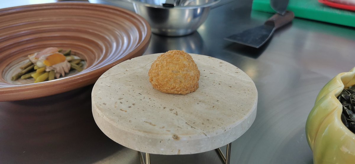 Platos de huerta, mar y monte, con la miel como protagonista en la cocina de Lienzo.
#RegióndeMurciaGastronómica21