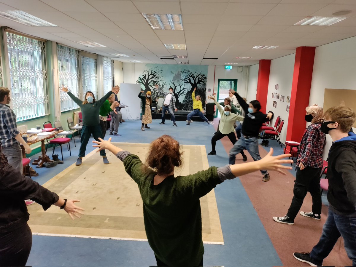 insane_root's tweet photo. After over 2 years we're so thrilled to be back in a rehearsal room to begin #HanselandGretel @ArnosValeCem Beyond wonderful to have our board, cast, creative &amp; project partners join us for our meet and greet this morning @bricksbristol Can't wait to share more with you! https://t.co/8E5vas0Y6Y