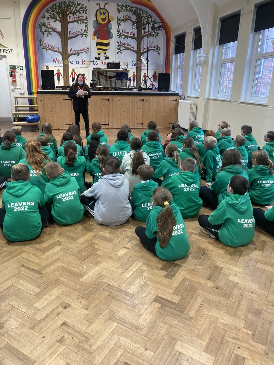 Huge thanks to <a href="/susanmilward2/">susanmilward</a> from <a href="/PhoenixTownhill/">The Phoenix Centre Townhill</a> for visiting us today to discuss the importance of reading 📚 #thcreading #swansealibraries