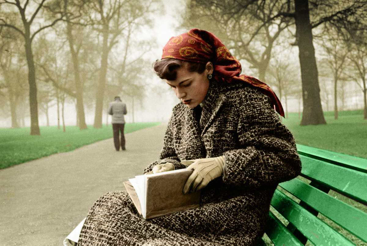 Tunnelbreeze's tweet photo. Journalist and writer, Katherine Whitehorn is photographed by Bert Hardy in Londonโs Hyde Park in 1956.
Please visit our online local history bookshop: https://t.co/PZLehESuf7 #tunnelbreeze #colourising https://t.co/c1qjb0PD0i