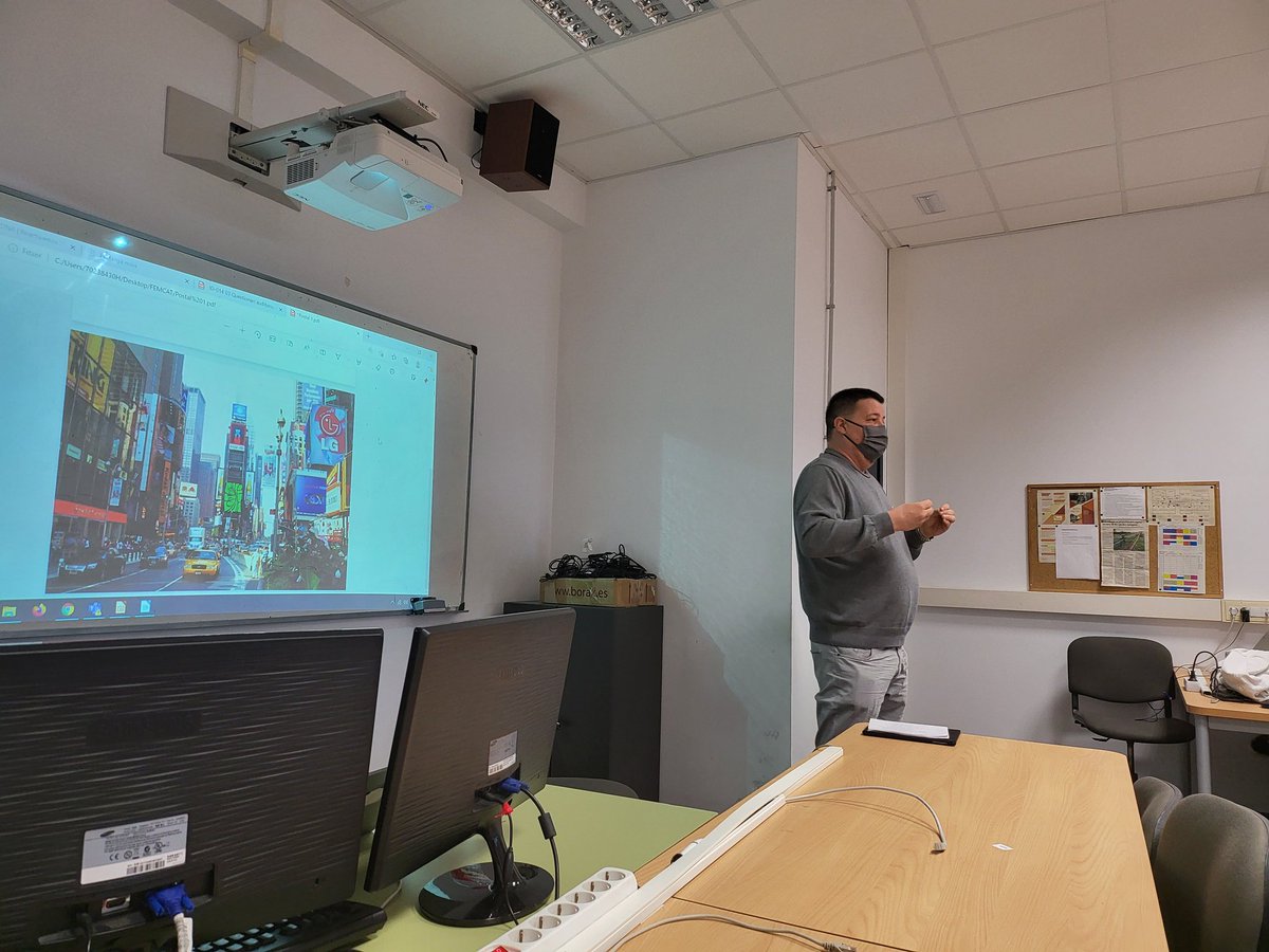 iesteveterradas's tweet photo. Carlos Clua, directiu del Grup Banc de Sabadell @femcat, ens explica les característiques de l'emprenedoria en les actuals organitzacions bancàries. #DAS1 #AWS1
Moltes gràcies Carlos¡¡ https://t.co/s07ksHsm1C