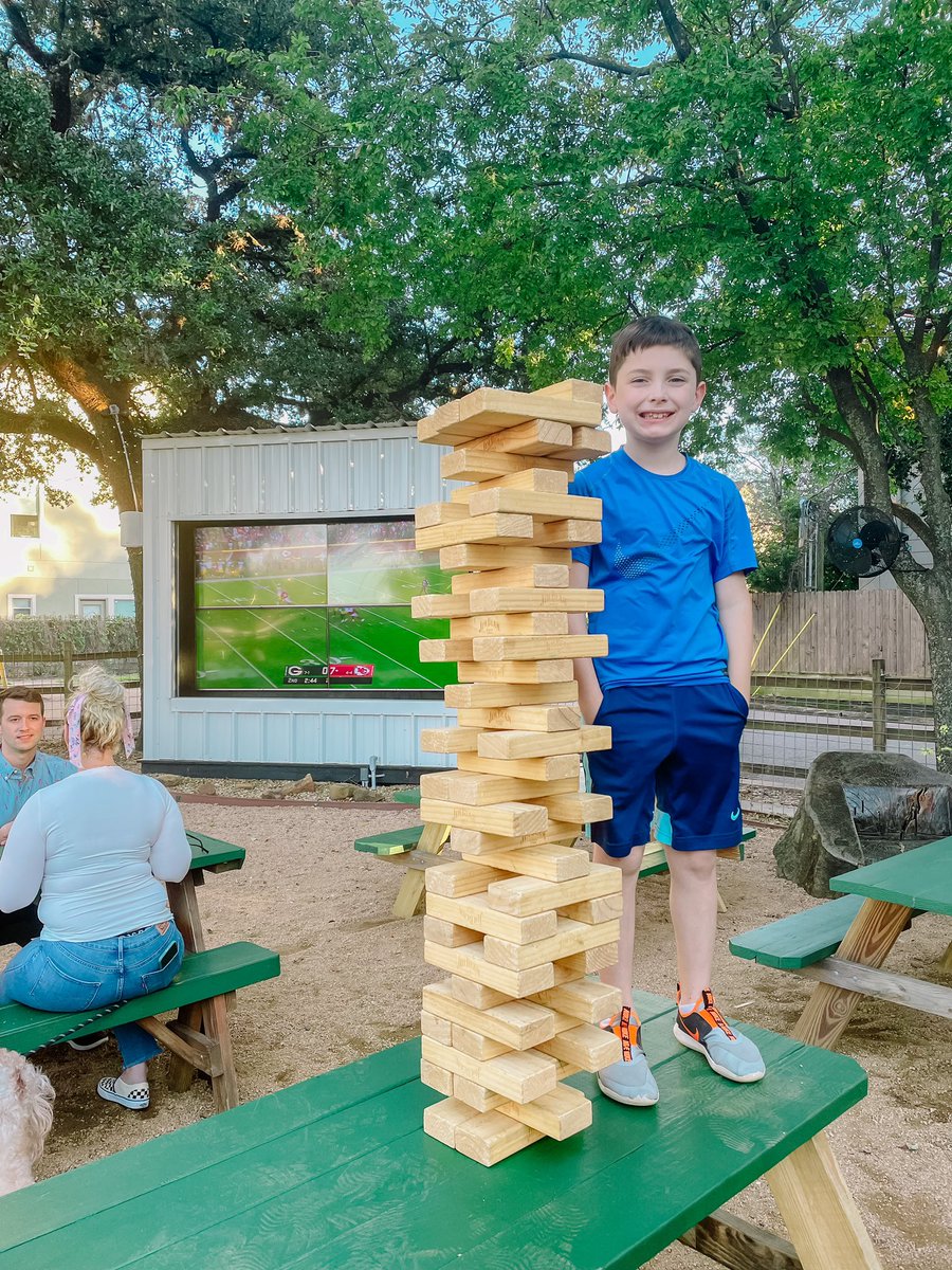 CLAdkins10's tweet photo. Sunday Fundaying with the little cousins 😎 @NettBarHTX #sundayfunday #houston #houstonheights https://t.co/3HiLZ1svZO