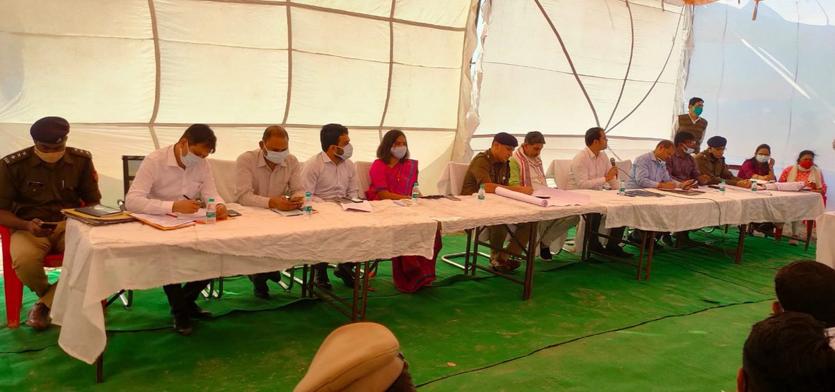 DmHapur's tweet photo. जिलाधिकारी महोदय ने कार्तिक मास गंगा मेला की तैयारियों की समीक्षा बैठक कर आवश्यक निर्देश दिये।
#GangaMela https://t.co/R3jg8EantR