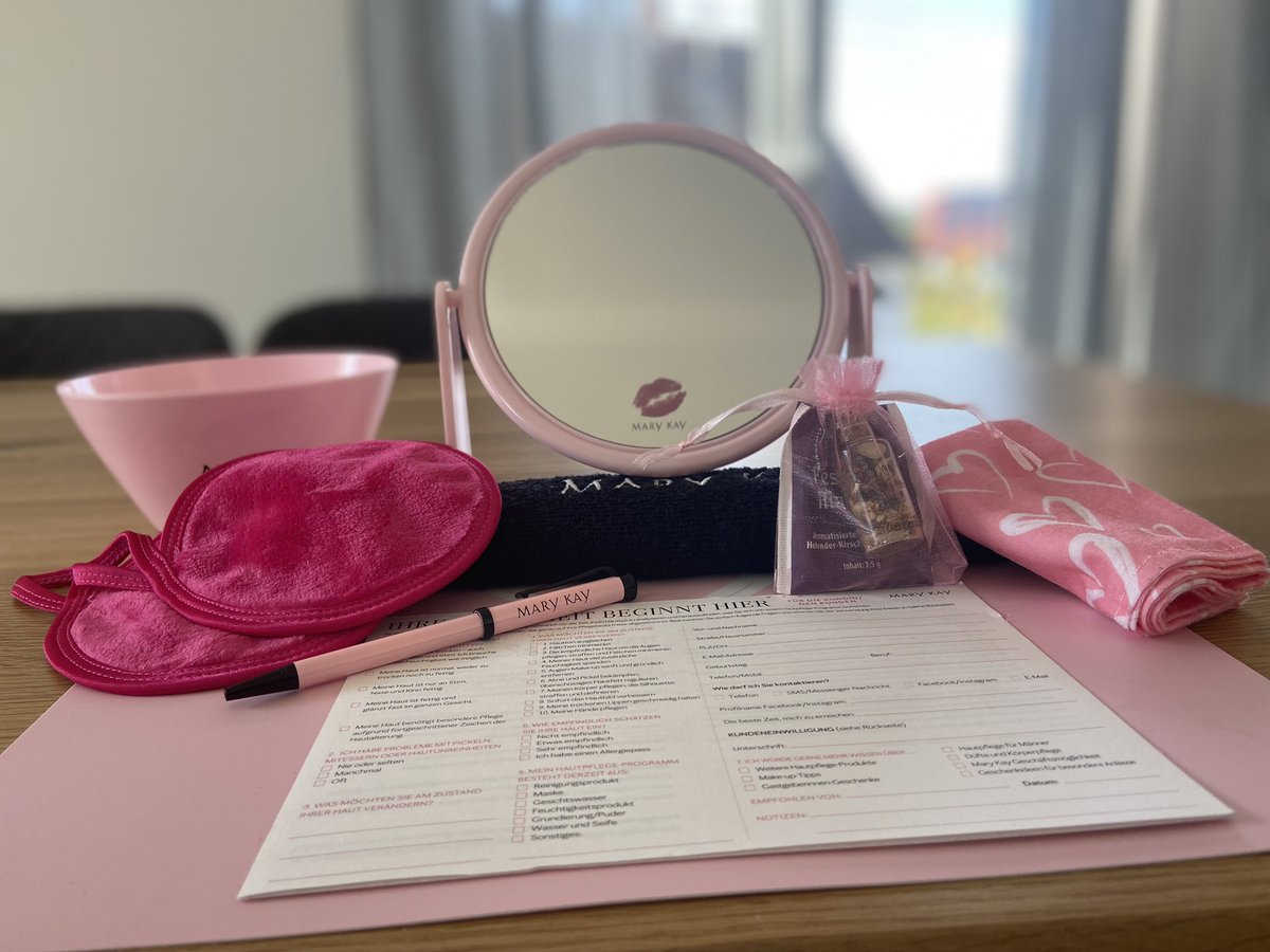 taddyfeesworld's tweet photo. Freundinnen Abend mit Mary Kay 💗 zwei Mädel kamen zu mir nach Hause und durften bei einer gemütlichen Atmosphäre die Produkte testen 🧖🏼‍♀️ hatten Zwit für sich und eine Menge Spaß dabei 🥂😍✨#beautyzeit #wellness #beautybff https://t.co/rIeoxC0hoh