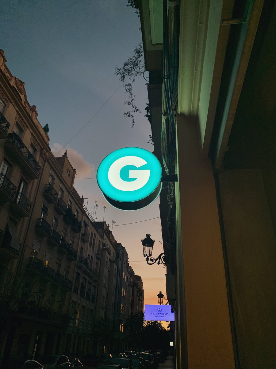 Now that we’re on standard time again, it’s finally time for our logo to shine bright in the early morning and late afternoon 😍