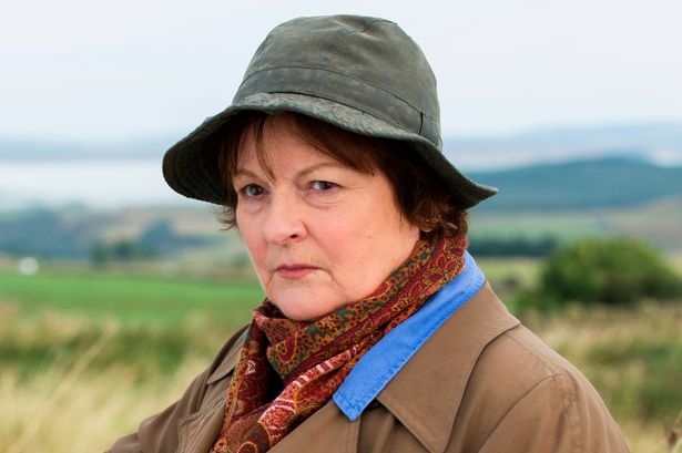 BloodyCharnock's tweet photo. HANG ON A MINUTE.
Why do almost all female detectives on telly have to be miserable old baggages in daft hats...?
It's either sexist, ageist or hattist. Or all three.
#TV #TVDetectives #Hats #Baggages https://t.co/CizQo8ECsA