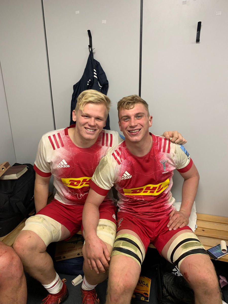 Harlequins 🃏 (@harlequins) on Twitter photo ✌️ "Two of our own, Tizard & Kenningham, they're two of our own"
📸 <a href="/KenninghamJack/">Jack Kenningham</a> <a href="/hughtizard/">Hugh Tizard</a>
#COYQ ✌️ "Two of our own, Tizard & Kenningham, they're two of our own"
📸 <a href="/KenninghamJack/">Jack Kenningham</a> <a href="/hughtizard/">Hugh Tizard</a>
#COYQ