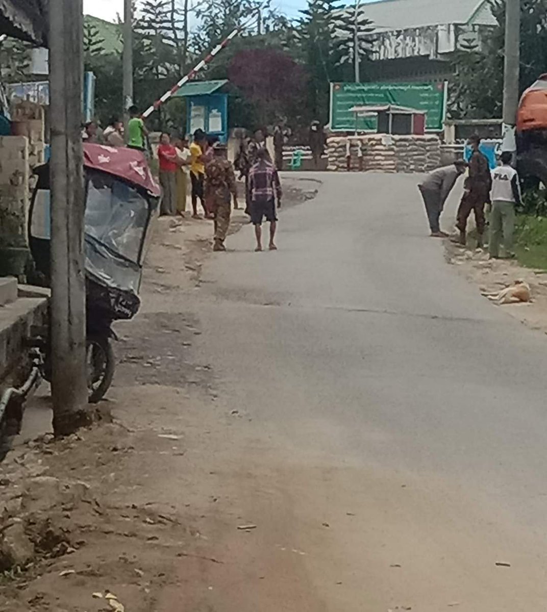 Junta troops at the checkpoint at the entrance of #Nam_San township in Ta'ang (Palaung) area in northern Shan State are forcibly demanding money from the locals depending on the type of car&amp; others vehicles entering and leaving the town.

#WhatsHappeningInMyanmar