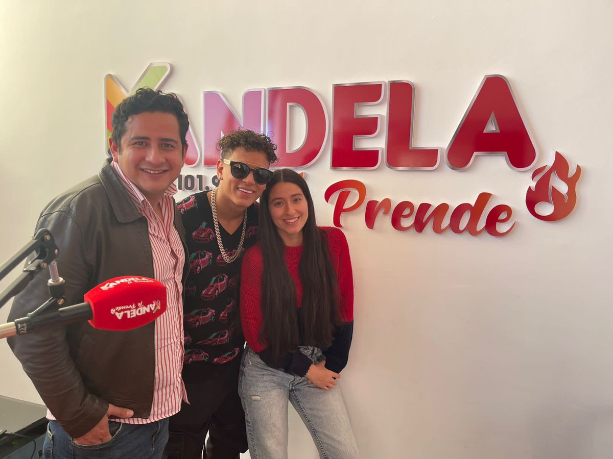 kamm_official's tweet photo. Te prendeeeeee 🔥🔥🔥🔥🔥 @kandelateprende qué buena entrevista #girademedios #wikiwikitratra https://t.co/dMgh9HRi3M