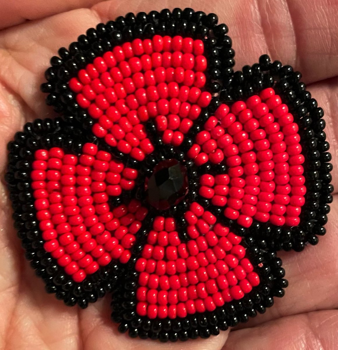 Puglaas's tweet photo. Today on National Indigenous Veterans Day we honour the service and sacrifices of Indigenous veterans—past, present and future—from coast to coast to coast. 

Gilakas’la. 🙏🏽🧡🙌🏾 

#IndigenousVeteransDay #CanadaRemembers #LestWeForget https://t.co/hazLpSC3zy