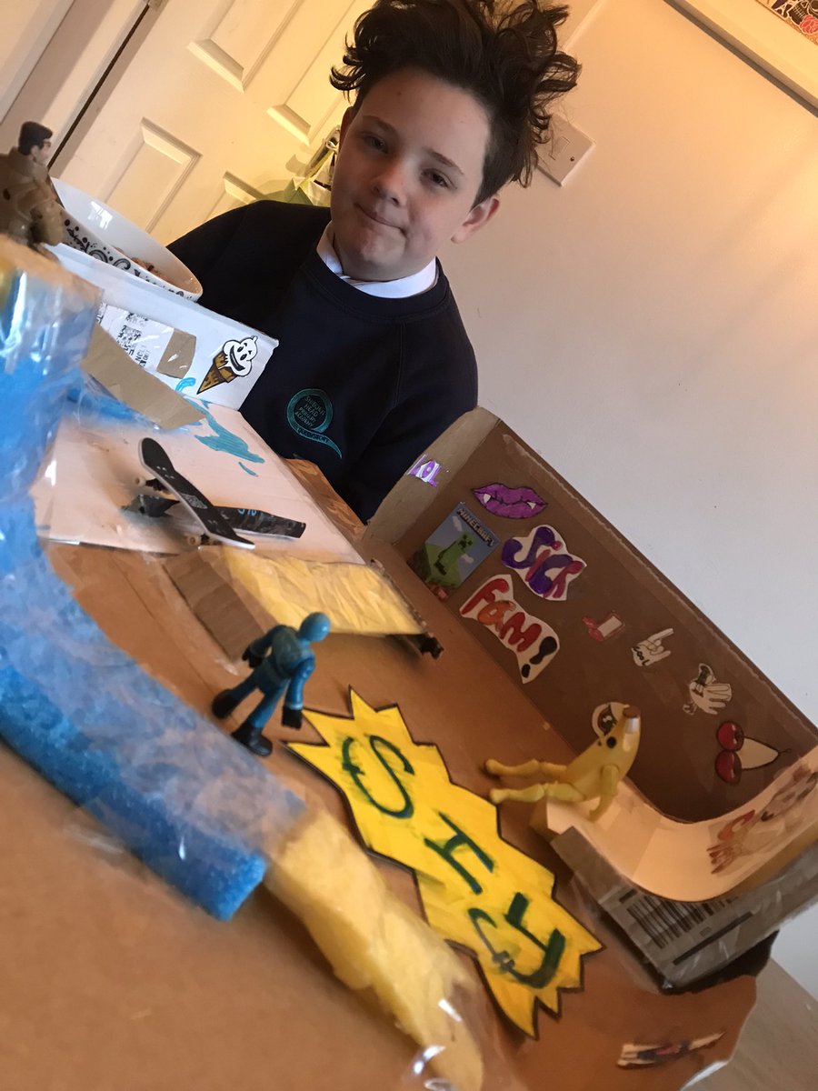 Vickyoakes2's tweet photo. When she isn’t skateboarding she is making mini skate parks 🤘🏻💪 #sundaycrafting #girlswhoskate #skateboarding #shred #graffiti @SkateItYourself @EPlows https://t.co/vchTaIghg0