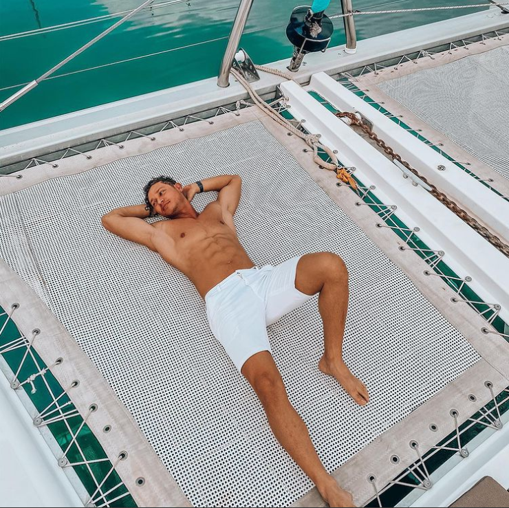 mavkangjr's tweet photo. This day was pure ecstasy 💙😘..
@bluevoyagethailand
#bluevoyagethailand #bluevoyageyachtlife #voguethailand #yachtlife #primerica #alphalete #tailândia #nature #norwex #mar #javita #pernambuco #photography #uppercaseliving #lovephoto #internationalmodel #fitlifestyle https://t.co/nW5DVv19oI