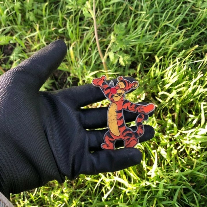 SAS_London_'s tweet photo. Sometimes we find treasure... Found a really great Tigger badge!
#MillionMileClean #SurfersAgainstSewage #BeachClean #RiverClean #MountainClean #StreetClean #OceanOptimism #PlasticPollution #MarineConservation #SaveOurSeas #PlasticFree #ZeroWas… https://t.co/dwF49G3WnI https://t.co/1Z3ccGmSaT