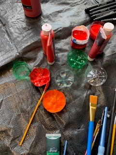 PupilSupportDGS's tweet photo. P12 with Amy helping are almost finished our poppy display.  Just need to put them on a wreath and take them along to the monument.  They are so good they look like they are made of glass.  #RISE #DGS https://t.co/9tlR3mRNkY