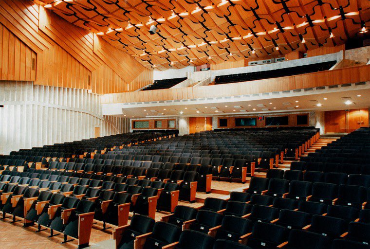 IvansNikonovs's tweet image. Izcilu padomju modernisma paraugu pārveidos par lētu eiroremonta pieminekli. 

Jūs nopietni? Kad mēs jau beidzot iemācīsimies cienīt savu vēsturi un arhitektūras mantojumu?

@Mantojums @RigasDome @IneseAndersone